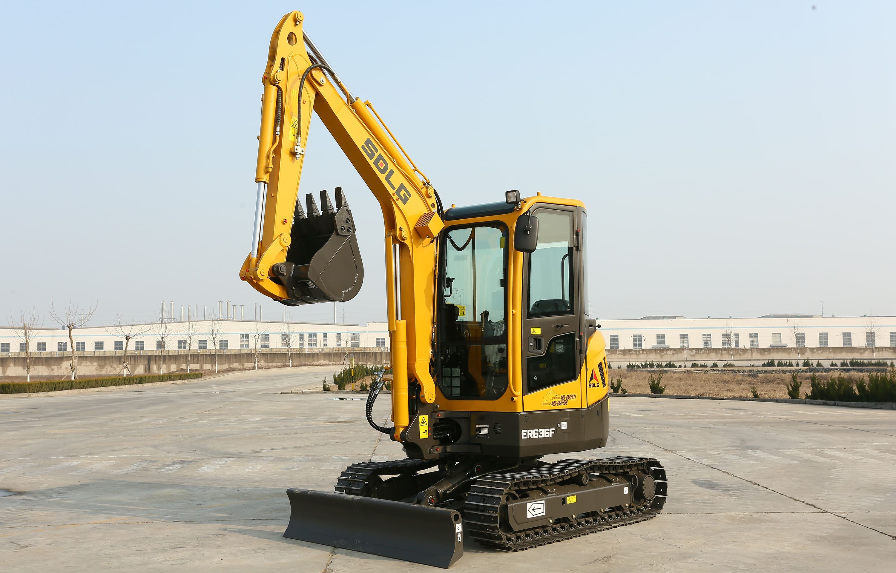 エリック Escavadeira Compacta ER636F: Espaços Pequenos | SDLG Brasil